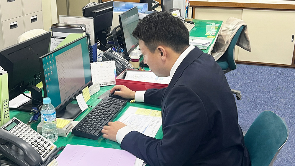 営業部社員